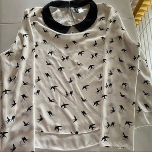 Divided by H&M White Long Sleeve with Black Collar